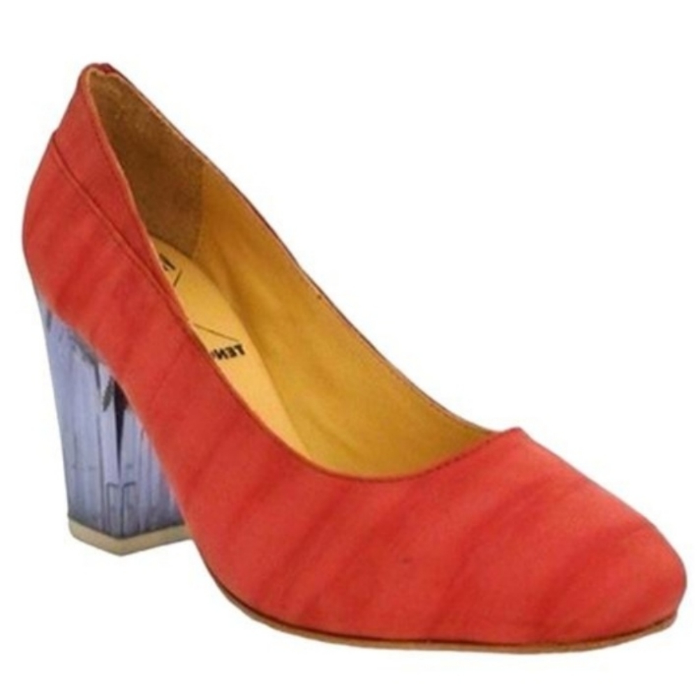 Vena Cava x Tenoversix Kat Lucite heels in Red